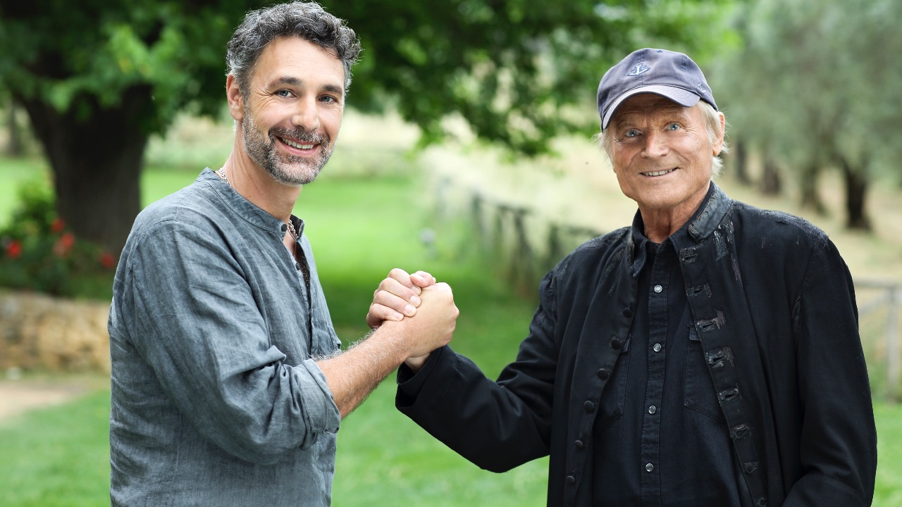 Don Matteo 13, la grande novità Raoul Bova si presenta in una video intervista