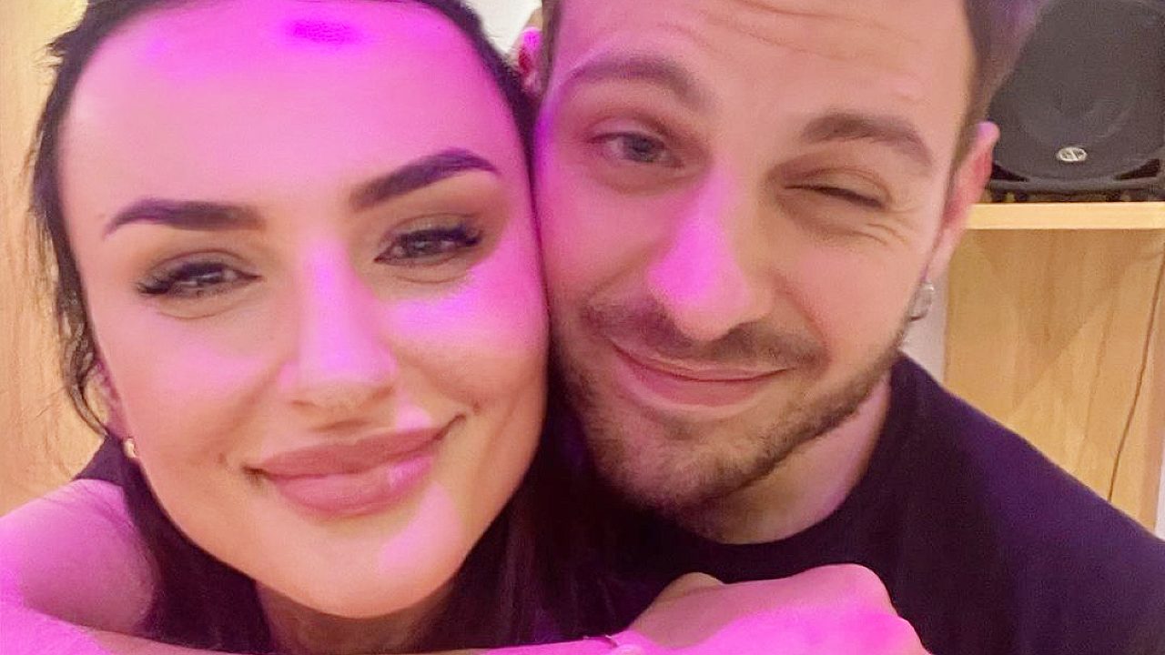 Arisa: "Pensai di togliermi la vita", il nuovo amore l'ha salvata. Ecco chi è