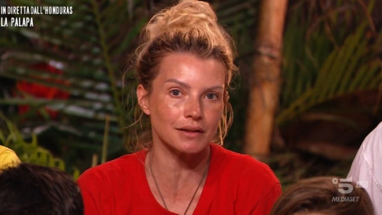 Isola dei Famosi, Licia Nunez smaschera i naufraghi: "Qui stanno interpretando dei ruoli"