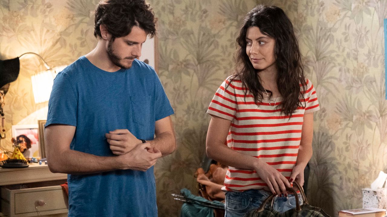 La donna per me: Marco Martani torna alla regia con una rom-com tra Ricomincio da capo e Sliding Doors