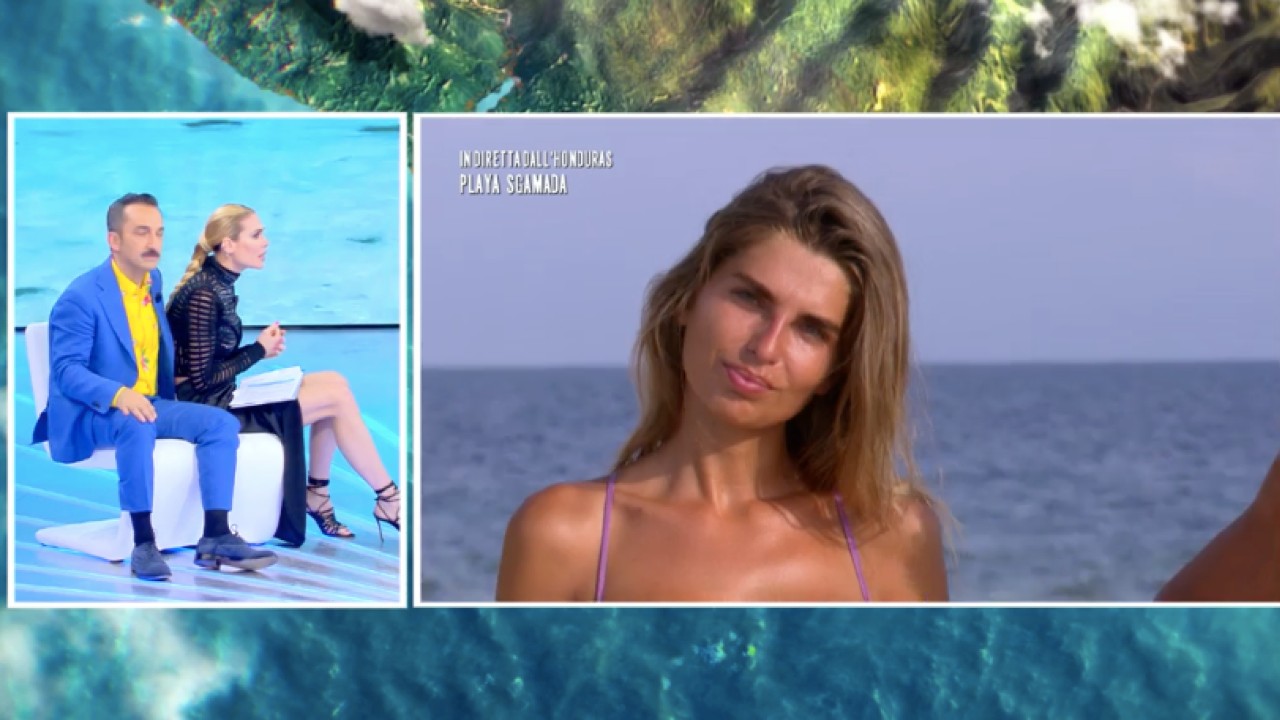 Isola dei Famosi, Estefania Bernal reagisce malissimo alla lettera di Roger Balduino (VIDEO)