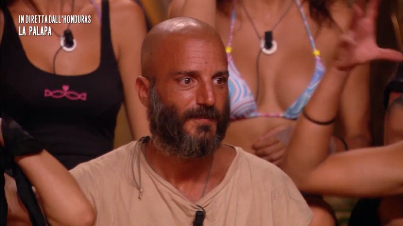 the reaction of the castaway displaces (VIDEO)