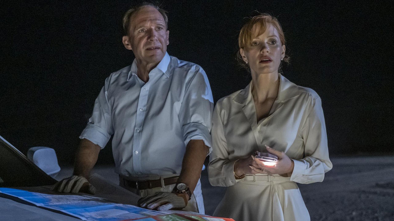 The Forgiven: il trailer italiano del film con Jessica Chastain e Ralph Fiennes nei guai nel deserto del Marocco