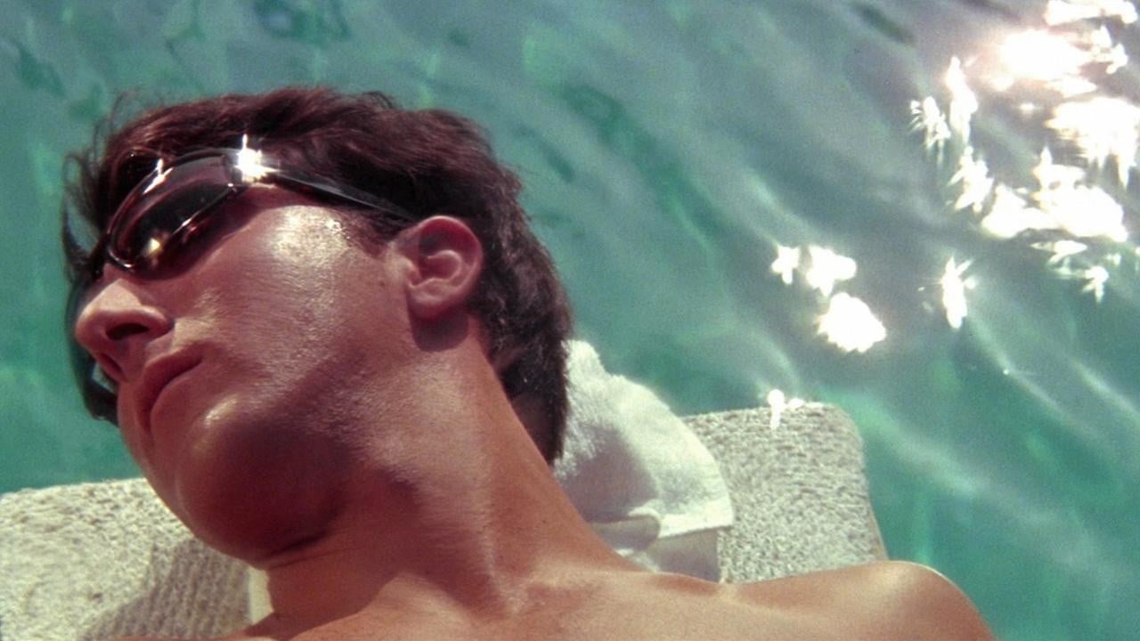 Tutti a bordo vasca! I film in streaming che contengono scene celebri  ambientate in piscina