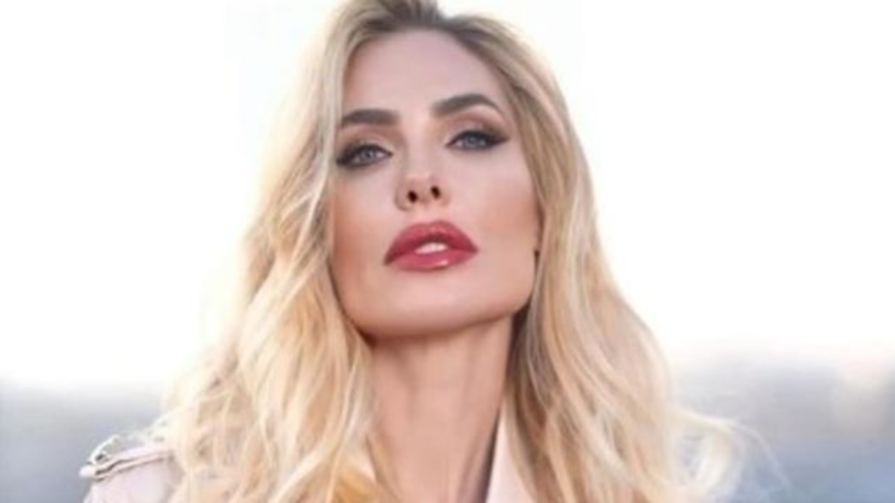 Ilary Blasi as she is after the separation from Francesco Totti, Alfonso Signorini speaks