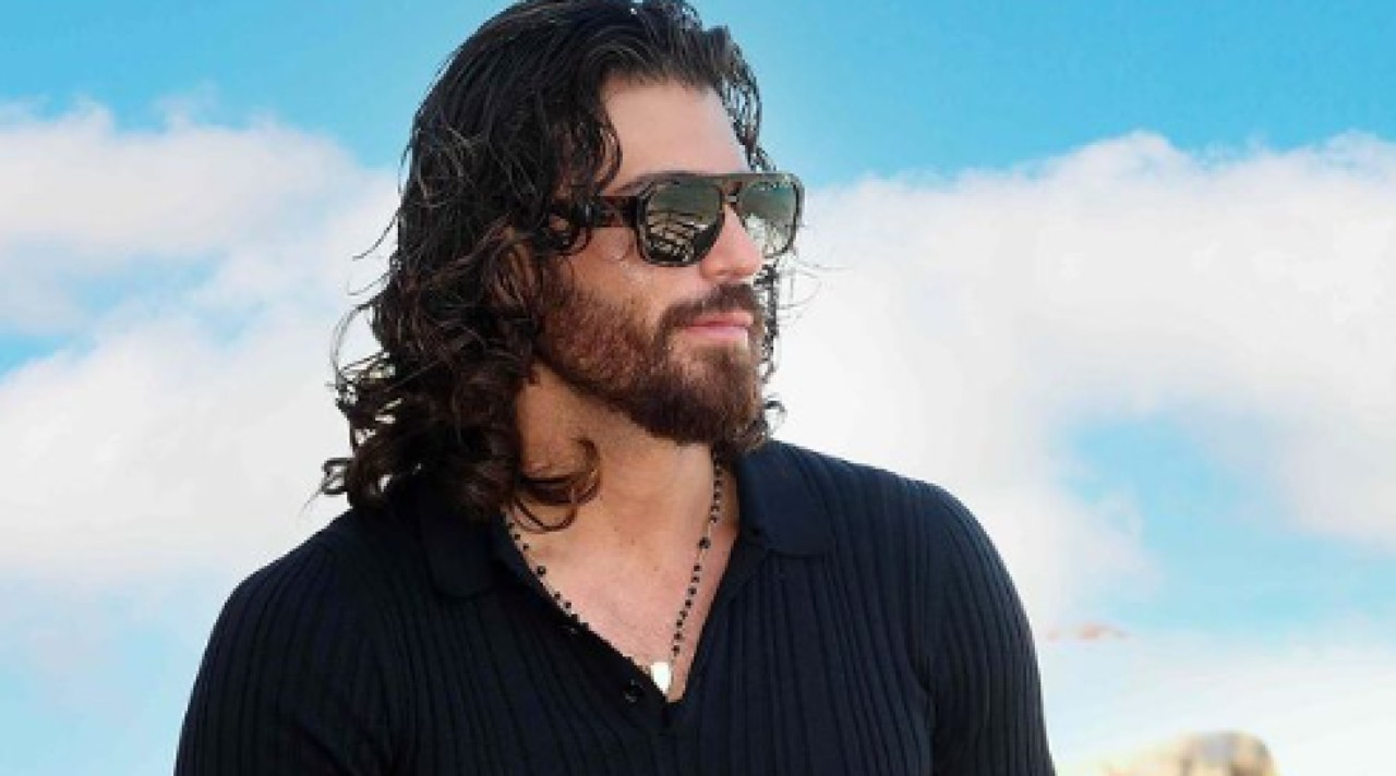 Can Yaman assediato dalle fan a Budapest: perché si trova in Ungheria?
