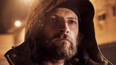 The Hanging Sun - Sole di mezzanotte: Alessandro Borghi nel trailer del film di chiusura del Festival di Venezia 2022