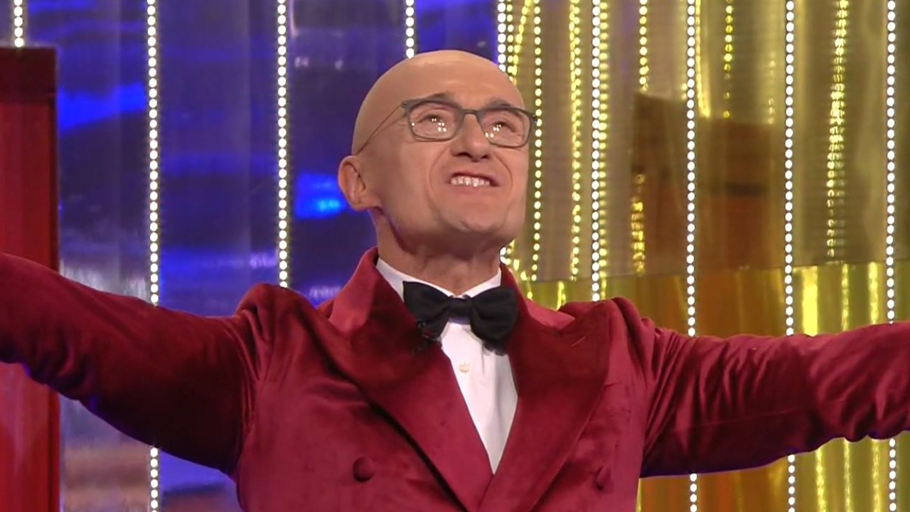 Grande Fratello Vip, Alfonso Signorini prende una decisione sul cast: l’annuncio spiazza