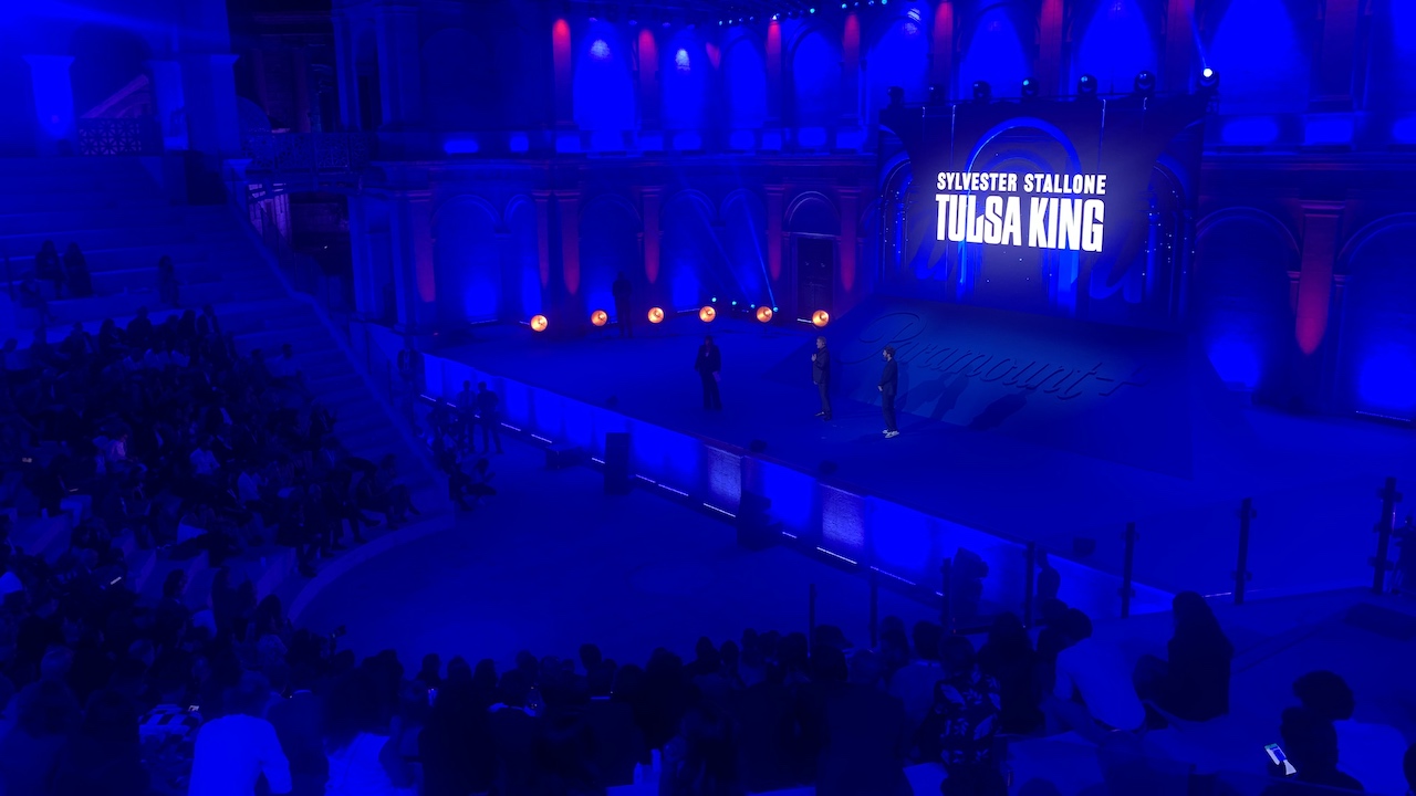 Paramount+ inaugura l'arrivo in Italia con uno show stellare a Cinecittà