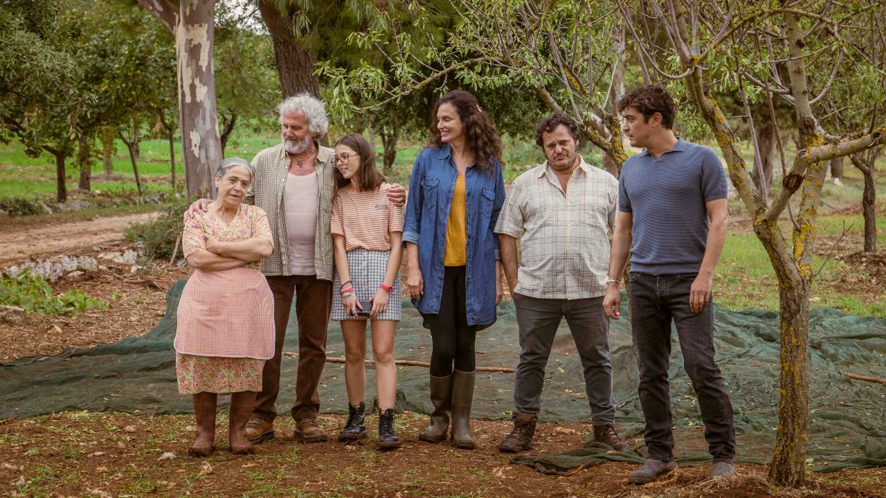 Quasi orfano: una clip in anteprima esclusiva della commedia con Riccardo Scamarcio e Vittoria Puccini