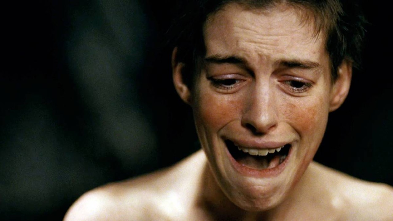 Anne Hathaway contro gli haters che l'hanno massacrata per l'Oscar vinto con Les Misérables
