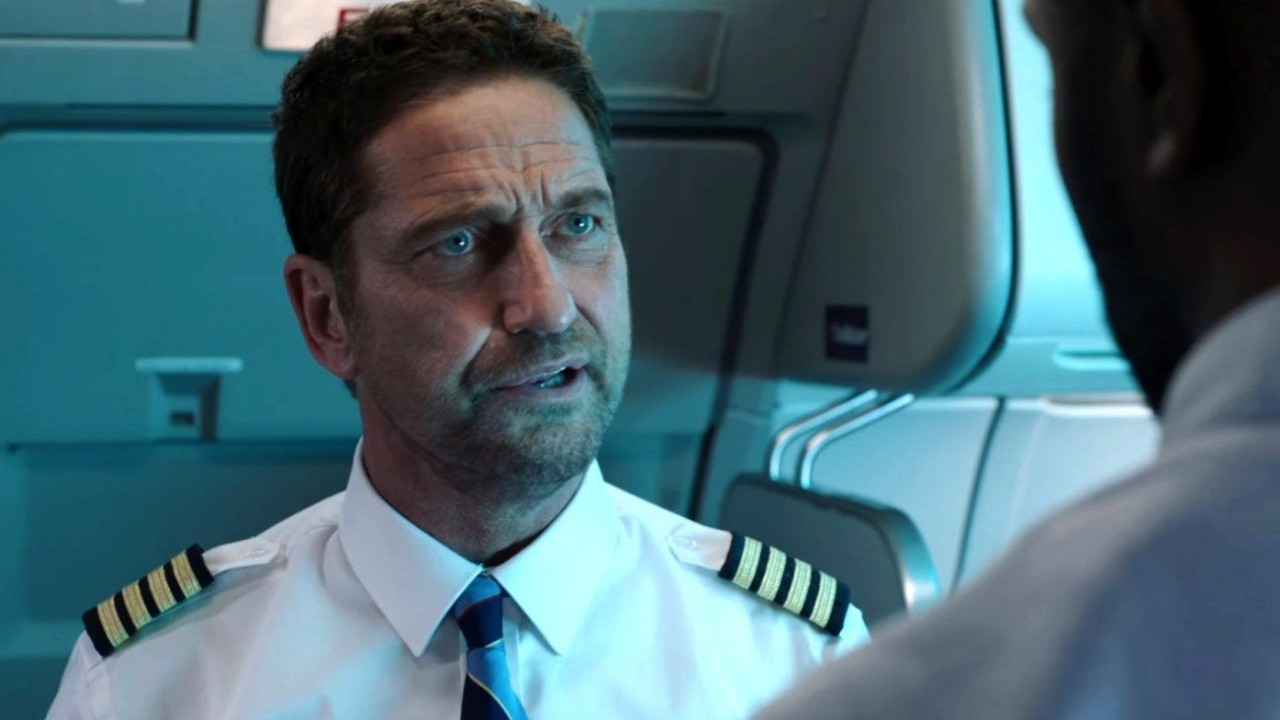 Plane: il trailer del film d'azione in cui Gerard Butler e Mike Colter attaccano i pirati nella giungla