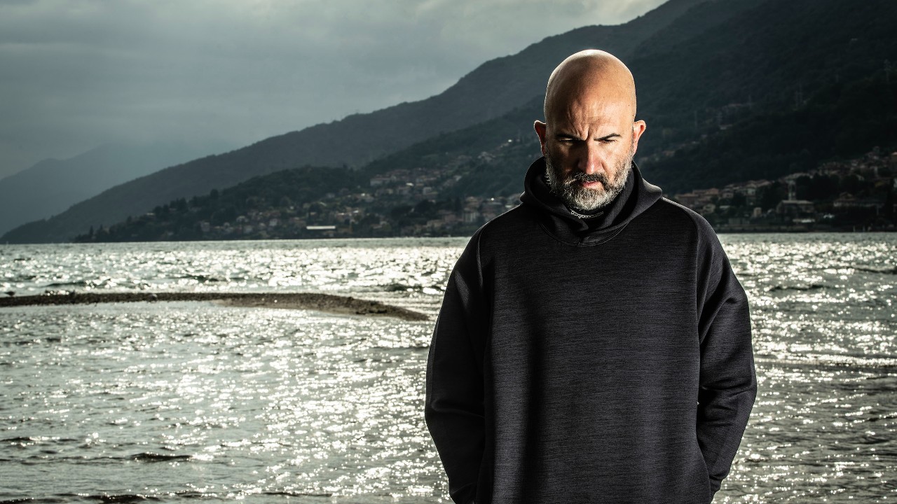 Io sono l'abisso: intervista a Donato Carrisi, che ci spiega perché la spazzatura dà più informazioni di Wikipedia