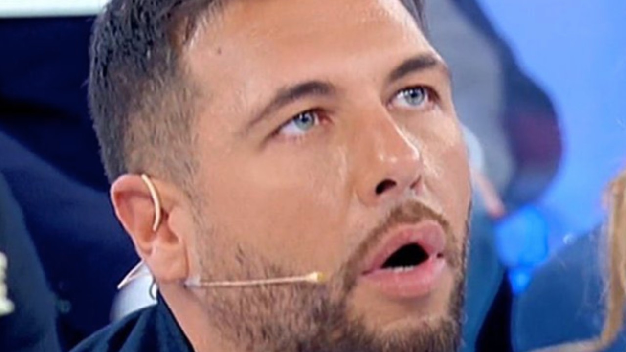 Uomini e Donne, "Ida Platano ha trovato il co****ne di turno": Roberta e Riccardo massacrano Alessandro