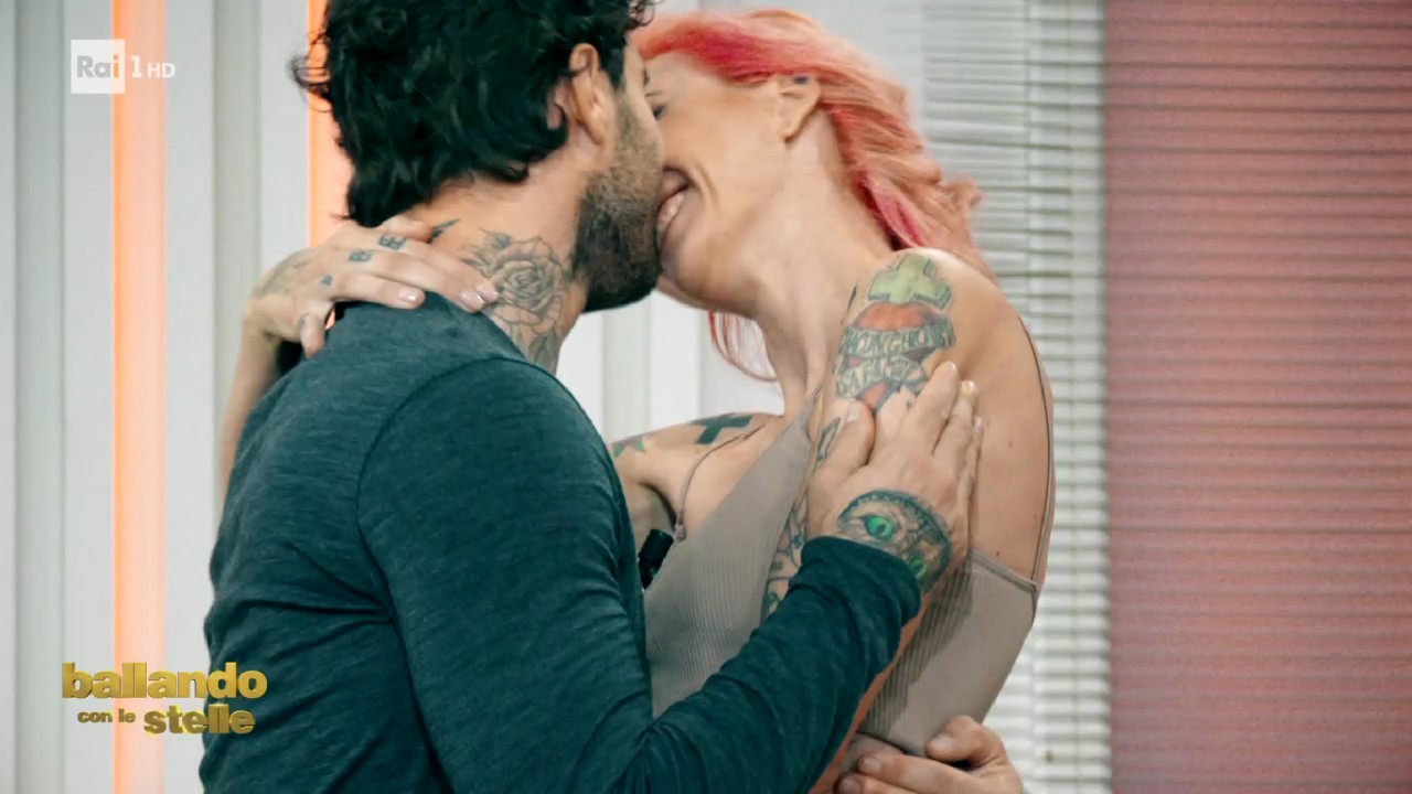 Ballando con le Stelle, Ema Stokholma e Angelo Madonia stanno insieme? La foto rivelatrice