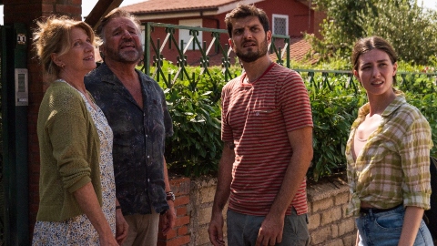 Happy Christian (De Sica) a te e famiglia: intervista al cast di Natale a tutti i costi