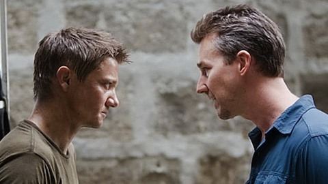 Con The Bourne Legacy all'esplorazione delle aree grigie della morale: a Roma regista e interpreti