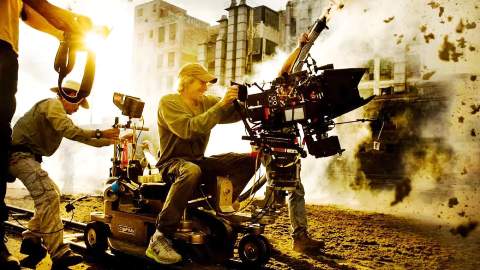 Michael Bay contro l'Italia per la morte di un piccione