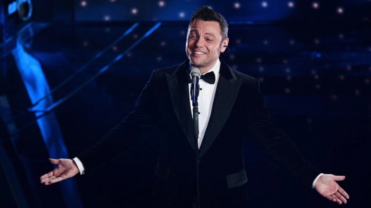 Sanremo 2023, Fedez vuole fare pace con Tiziano Ferro: "Mi sblocchi da Instagram?"
