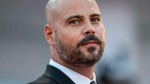 Caracas, Marco D'Amore dirigerà Toni Servillo nel film tratto dal romanzo  "Napoli Ferroviaria" di Ermanno Rea