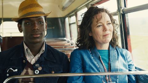 Empire of Light, è al cinema il film di Sam Mendes con Olivia Colman 