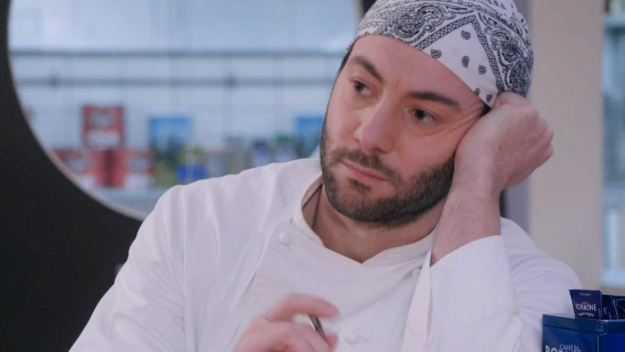 Un Posto al Sole Anticipazioni: Samuel e la sconvolgente rivelazione a Nunzio: è pronto a lasciare Speranza per Micaela? Un Posto al Sole Anticipazioni: Samuel e la sconvolgente rivelazione a Nunzio: è pronto a lasciare Speranza per Micaela?
