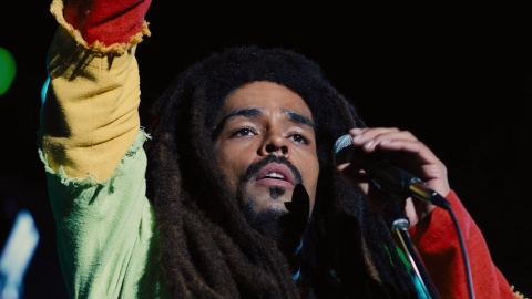 One Love - Kingsley Ben-Adir è Bob Marley nel teaser trailer del biopic