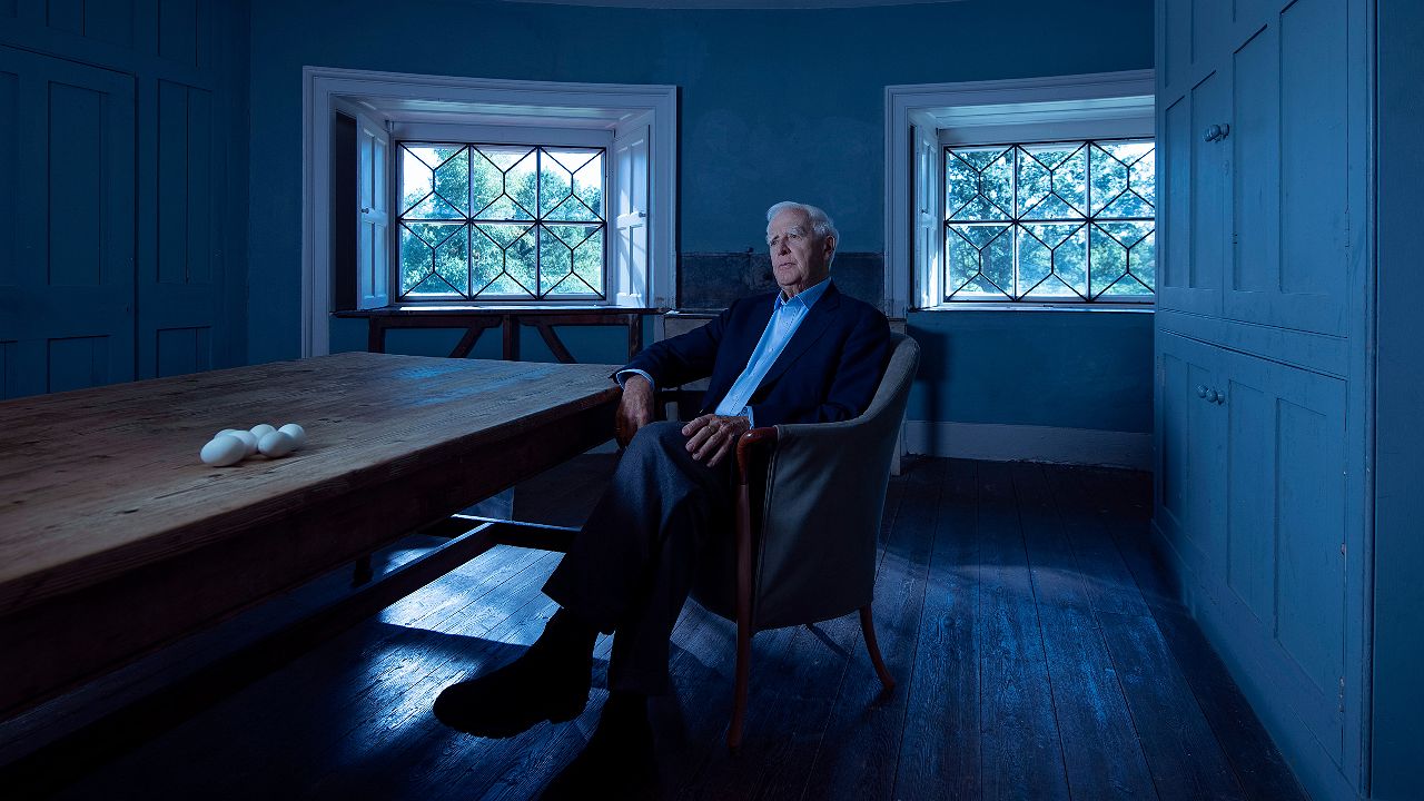 Errol Morris racconta John Le Carré: in arrivo su Apple TV+ il documentario Tiro al piccione - Ritratto di John Le Carré