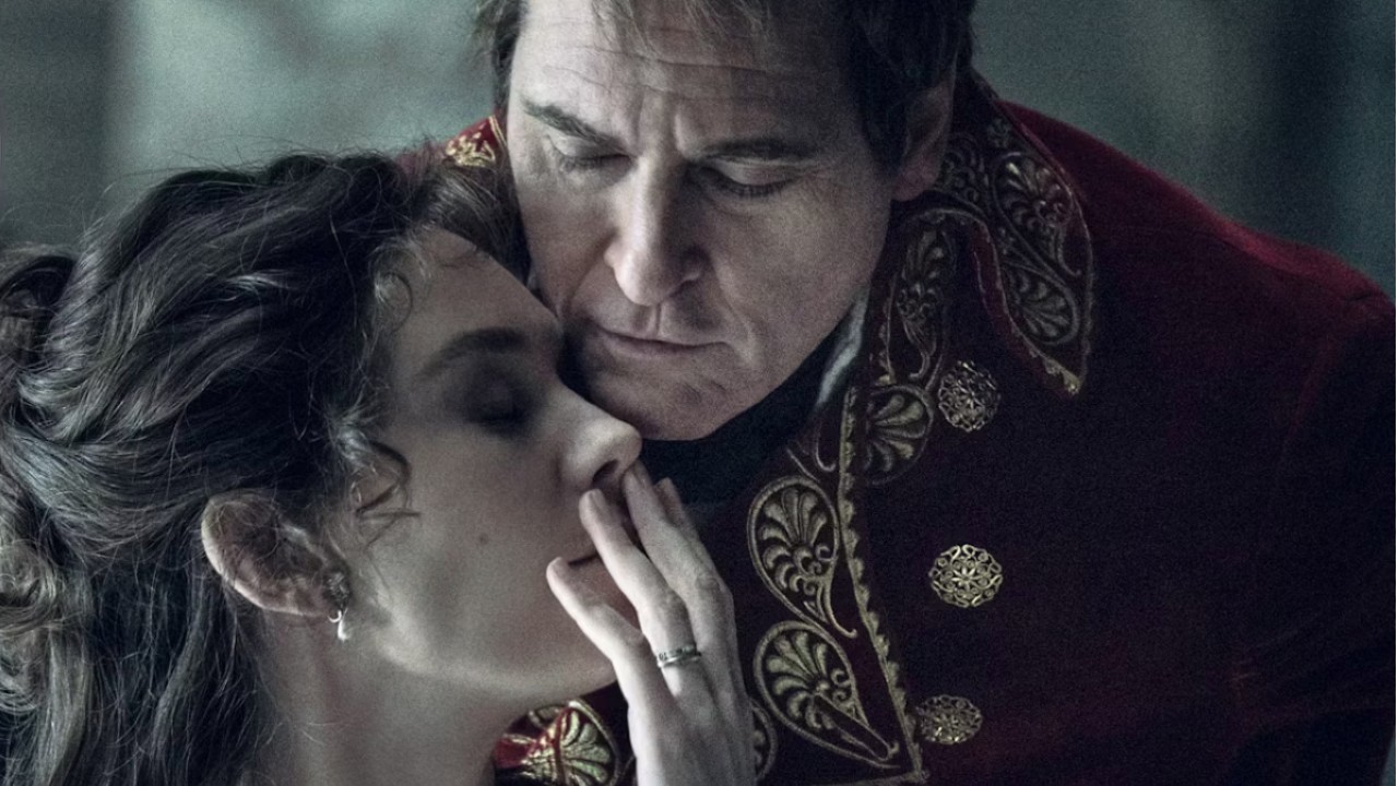 Napoleon: Joaquin Phoenix e Vanessa Kirby nella prima foto di Napoleone e Giuseppina innamorati