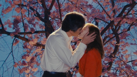 Viaggio in Giappone: recensione del film romantico con Isabelle Huppert presentato al Festival di Venezia