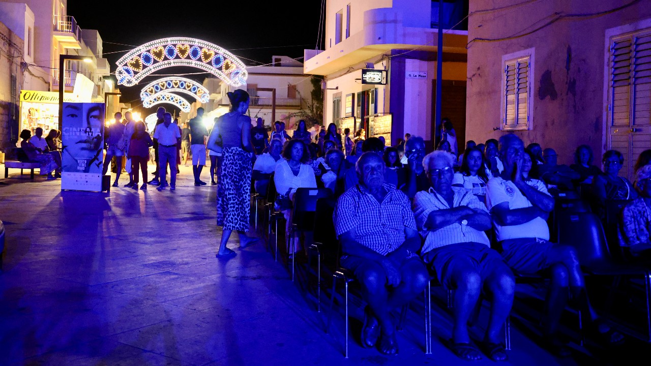 A Lampedusa soffia Il Vento del Nord e il cinema torna in piazza