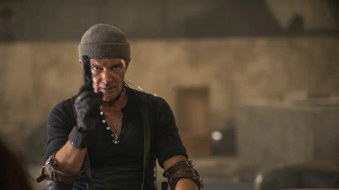 I Mercenari 4 - Scott Waugh rivela come l'assenza di Antonio Banderas ha influito sulla trama
