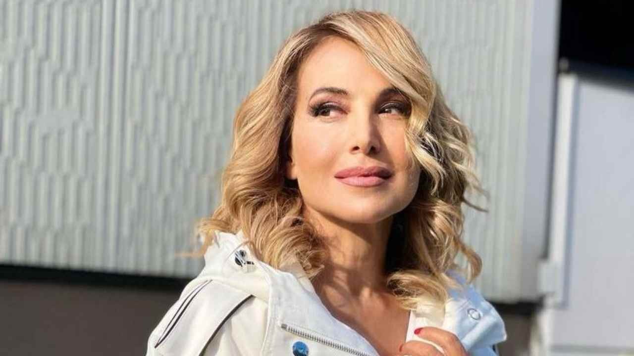 Barbara D'Urso ricompare a Mediaset in un servizio di Striscia la Notizia: "La regina di Canale5"