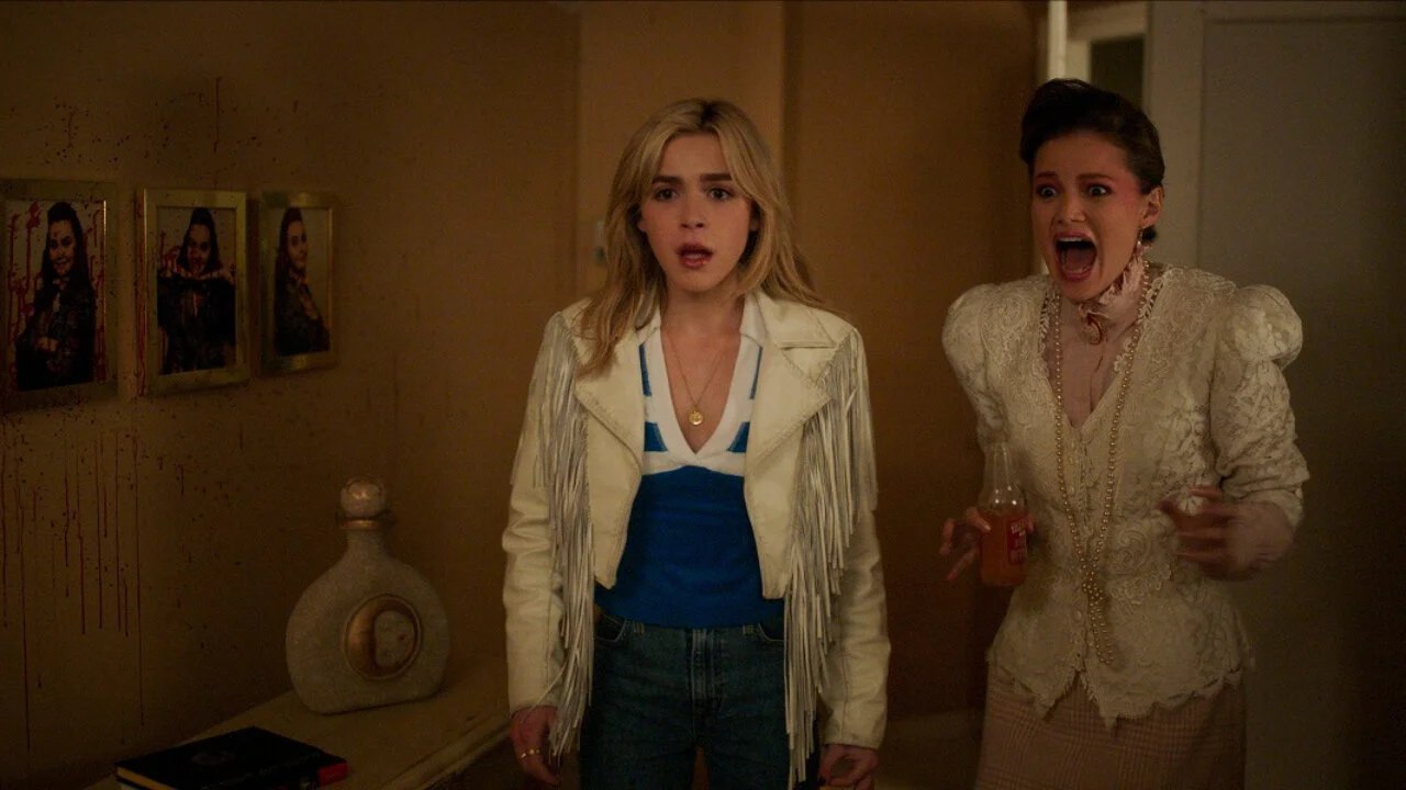 Totally Killer: Lo slasher con Kiernan Shipka in esclusiva su Prime Video