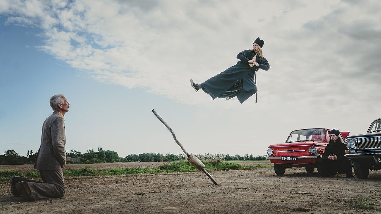 Kung fu, monaci ortodossi, metal e realismo socialista: il trailer di The Invisible Fight