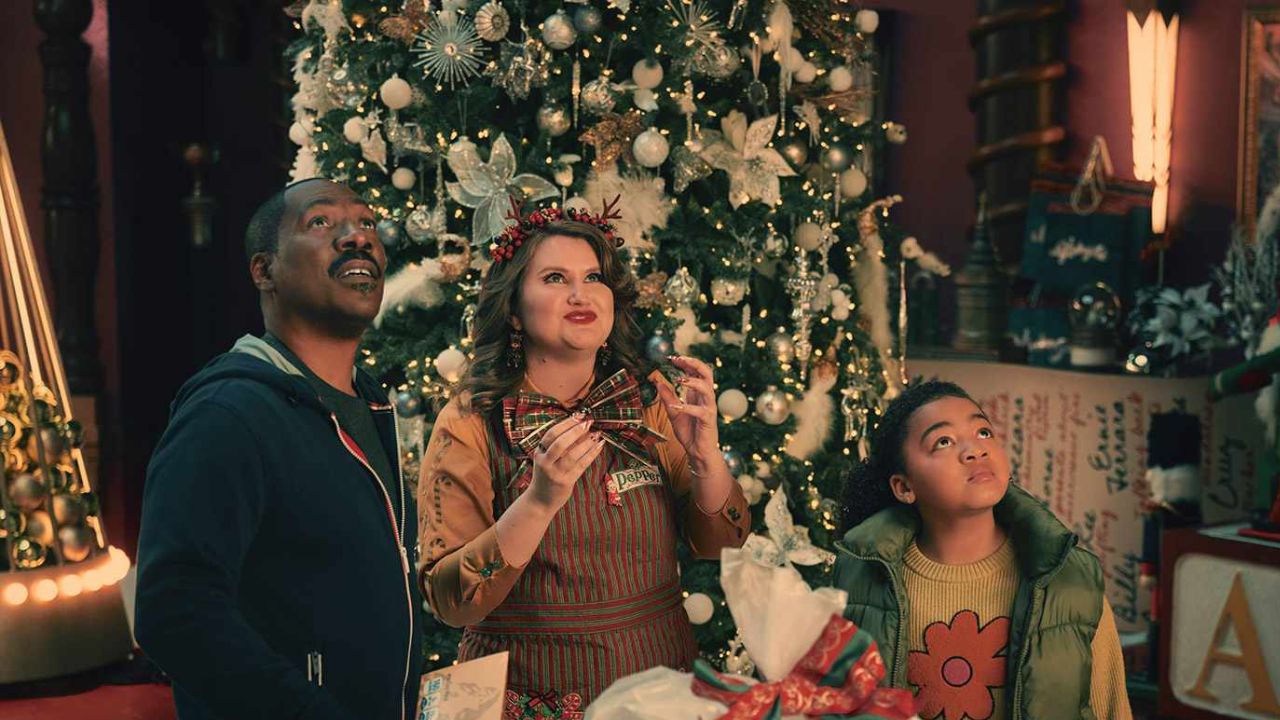 Buon Natale da Candy Cane Lane, Eddie Murphy deve salvare il Natale nel nuovo trailer