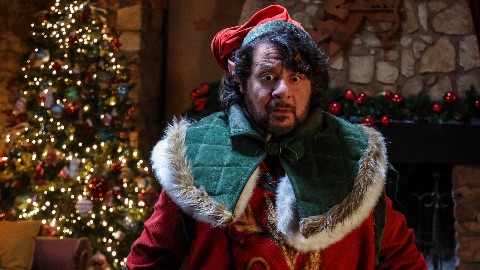 Elf Me, fra Babbo Natale, gli elfi e molti giocattoli: ecco la favola per le feste