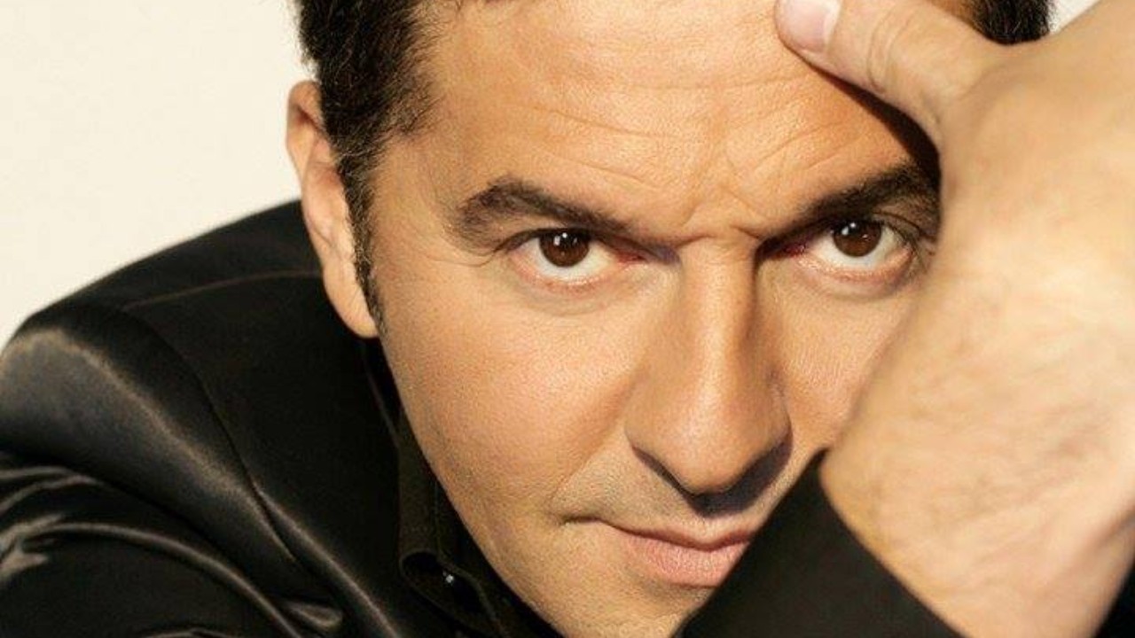 Teo Mammucari fidanzato da un anno con una trentenne militare nell'esercito
