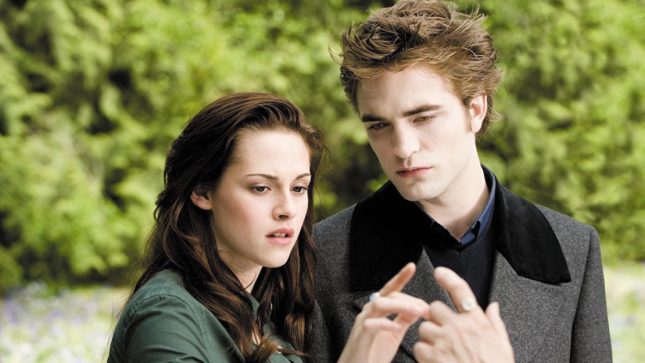 Twilight, la regista rivela chi sceglierebbe oggi come Edward e Bella