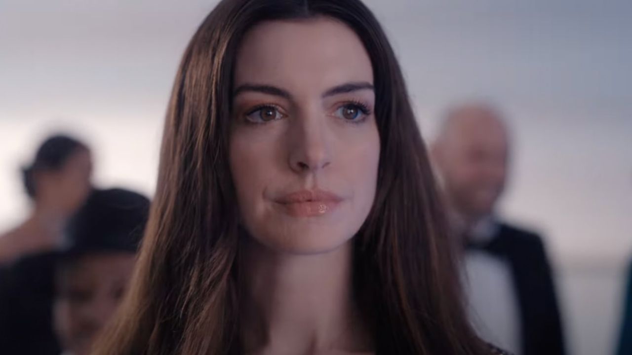 Barbie, per Anne Hathaway è "una fortuna" che il film iniziale non sia stato realizzato