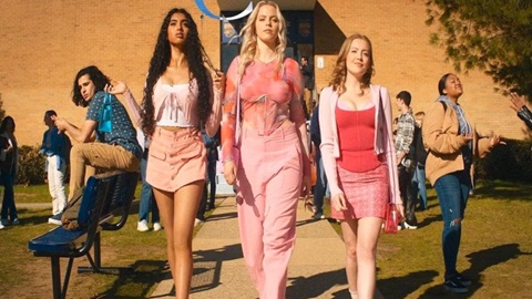 Mean Girls, il folle trailer finale del musical svela una sorpresa nel cast