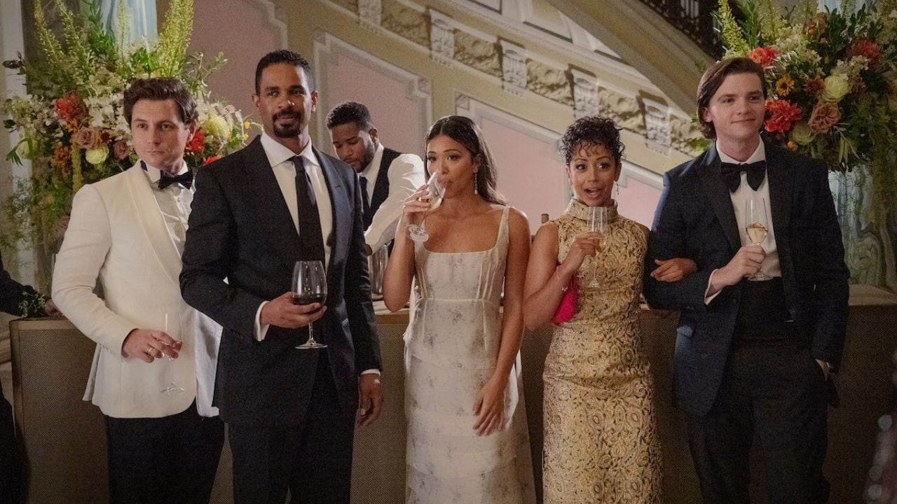 Players, Gina Rodriguez e Tom Ellis nelle prime immagini della rom com  Netflix