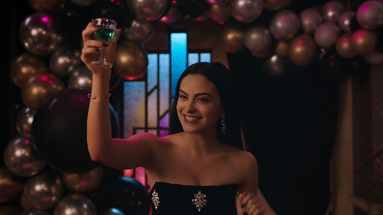 Upgraded, la rom com con Camila Mendes riaccende la passione per San  Valentino su Prime Video