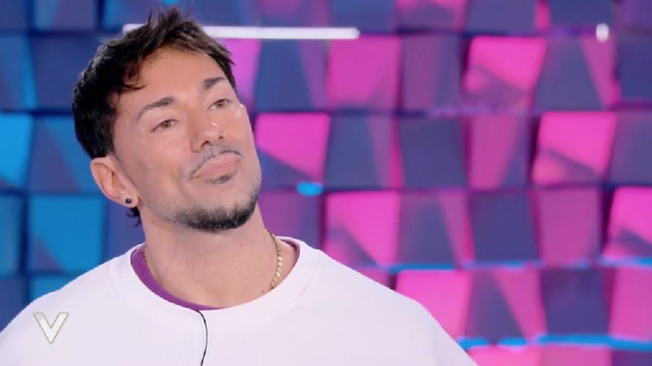 Amici 23, Emanuel Lo: "Mi scaldo quando credo in una cosa, Giorgia a Sanremo? Sarà bello vederla in questa veste"