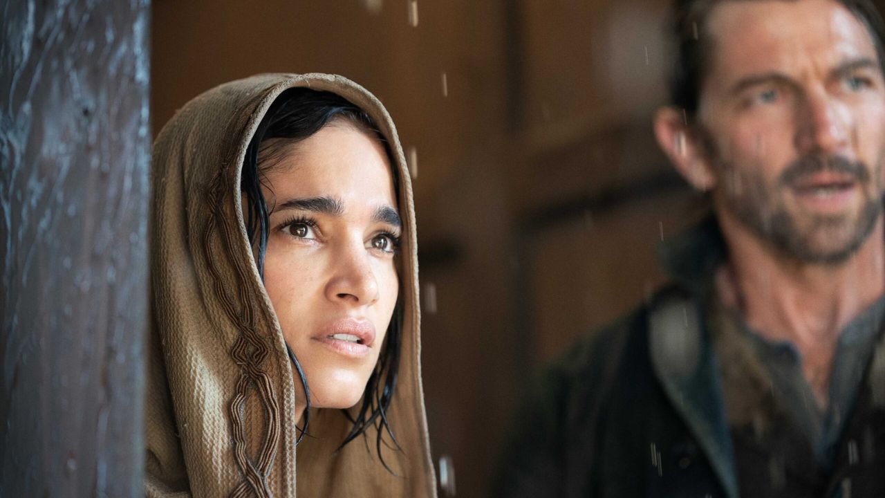 Rebel Moon, Sofia Boutella difende il film dalle critiche prima delluscita  della seconda parte