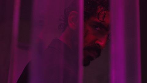 Dev Patel scatenato in una sequenza di combattimento di Monkey Man