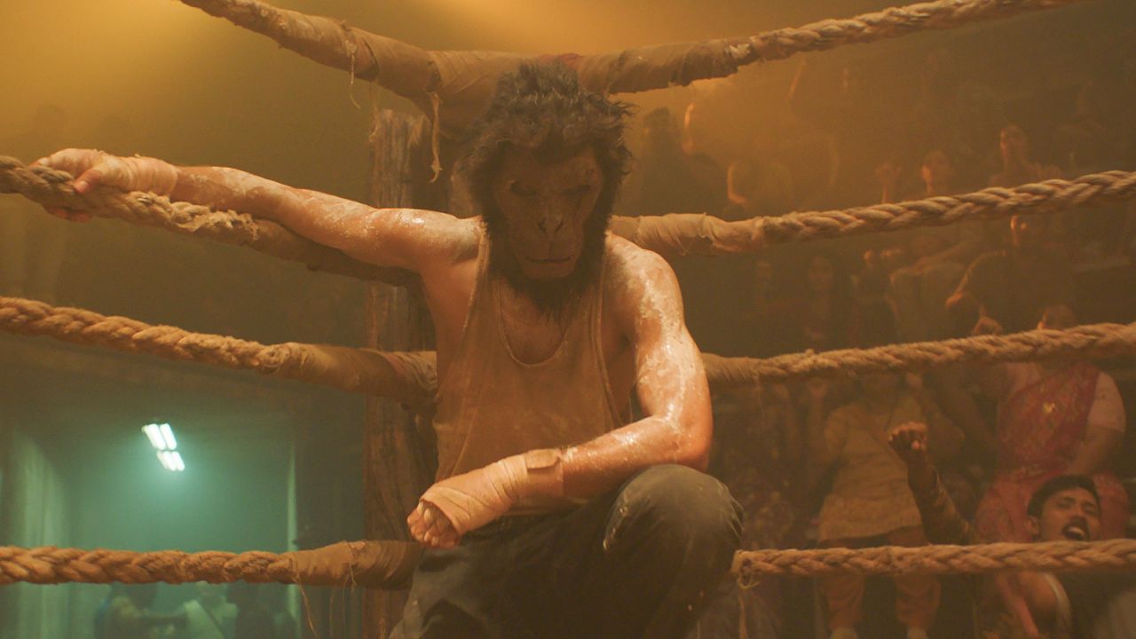 Monkey Man: il nuovo trailer italiano ufficiale del film con Dev Patel