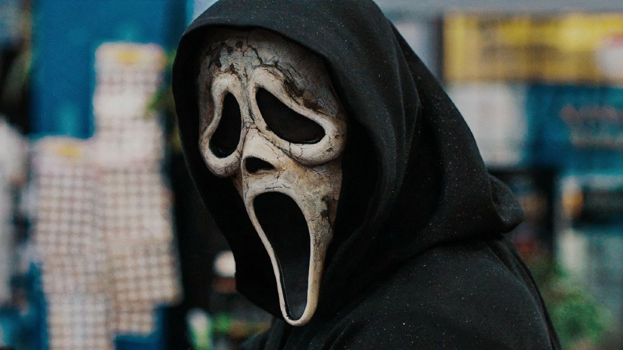 Scream 7, primi spoiler sulla trama del sequel con Neve Campbell: chi c'è stavolta nel mirino di Ghostface?