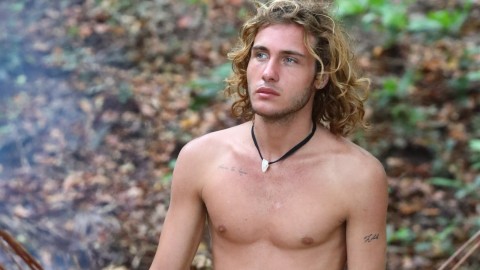 Isola dei Famosi, Pietro Fanelli vince la prova ricompensa ma rifiuta di dare il cibo: la furia di Greta