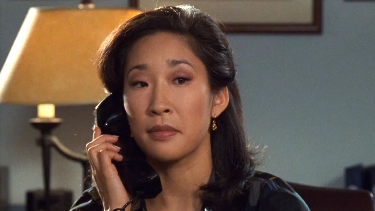 Sandra Oh e Anne Hathaway ricreano un'iconica scena di Pretty Princess per il Kelly Clarckson Show!